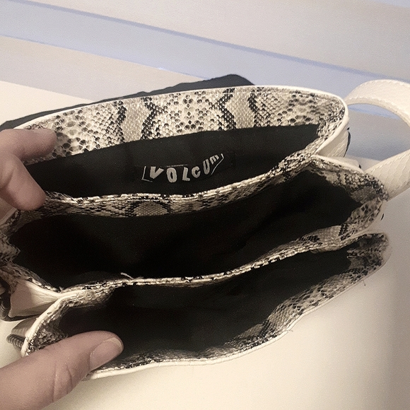 Volcom little purse - Picture 4 of 4